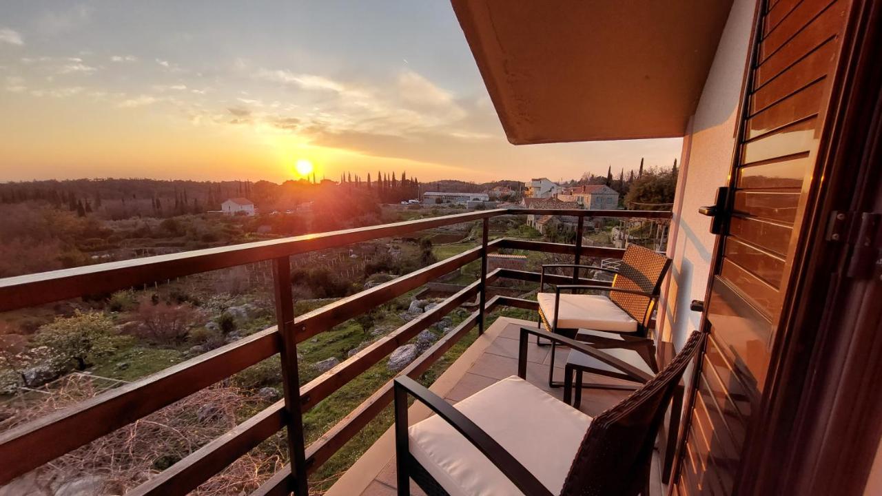 Apartamento Le Petit Čilipi Exterior foto